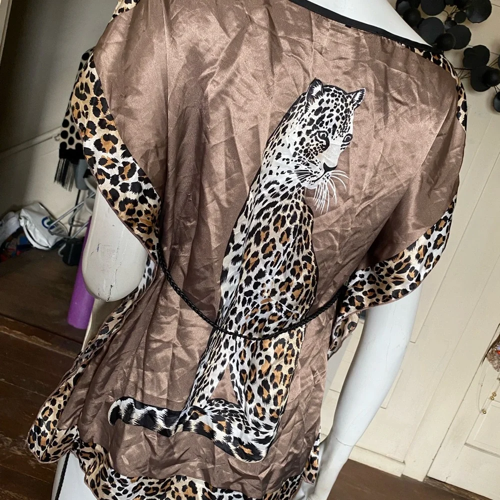 Trac leopard top - Picture 7 of 8